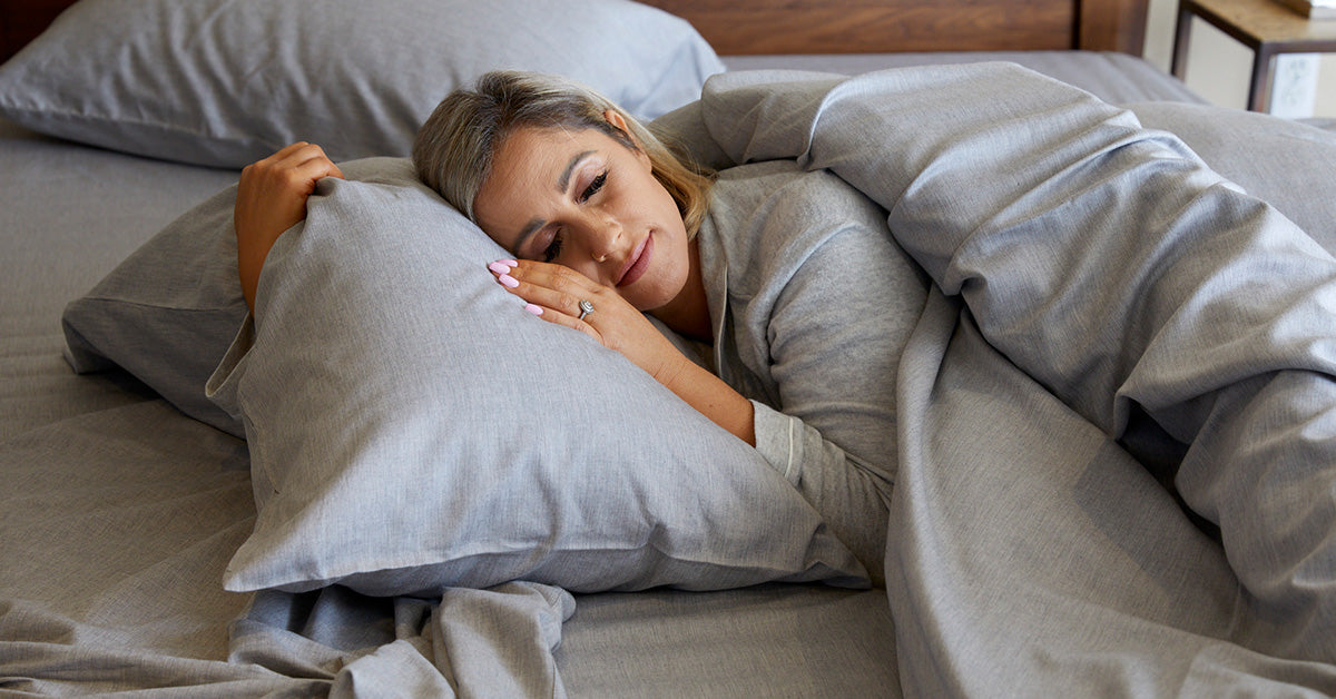 Your Quick Guide to Cleaning Pillows and Blankets